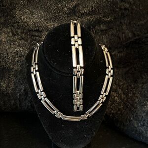 Elegant Silver Necklace and Bracelet Jewelry Set